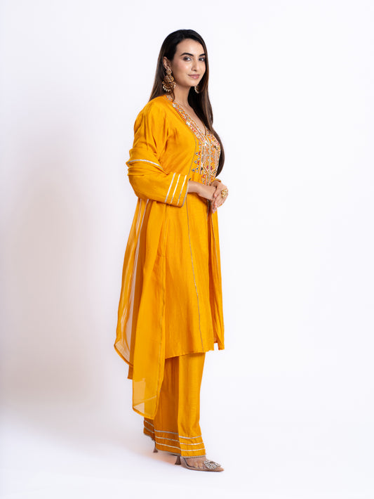 EMBROIDERED SUIT SET WITH KURTA AND PLAZZO PANT